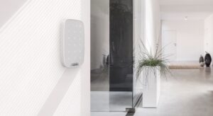 Clavier numérique AJAX KeyPad Blanc en situation