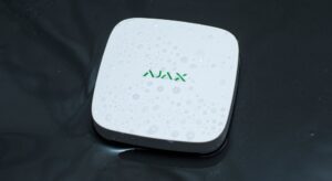 Alarme inondation AJAX LeaksProtect Blanc en situation
